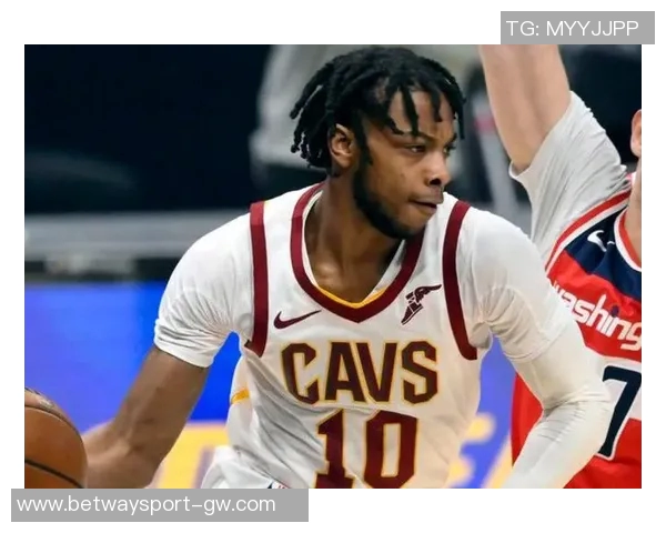 加兰表现平平9投5中三分球命中率50贡献12分1助攻但正负值惨淡32